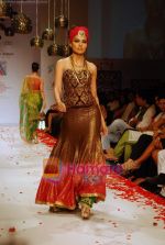 Model walk the ramp for Nivedita Saboo Show at The ABIL Pune Fashion Week Day 2 on 19th Nov 2010 (102).JPG